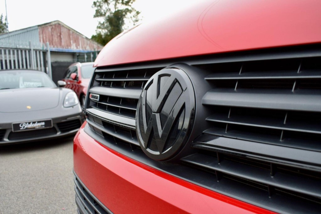 VOLKSWAGEN TRANSPORTER