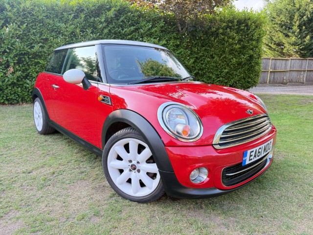 MINI HATCH