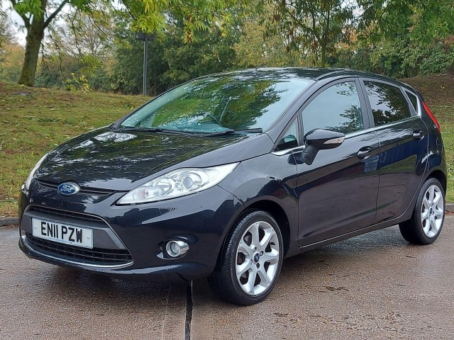 FORD FIESTA 1.4 TDCi DPF Titanium