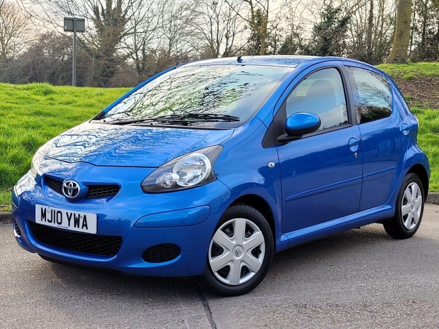TOYOTA AYGO 1.0 VVT-i Blue 