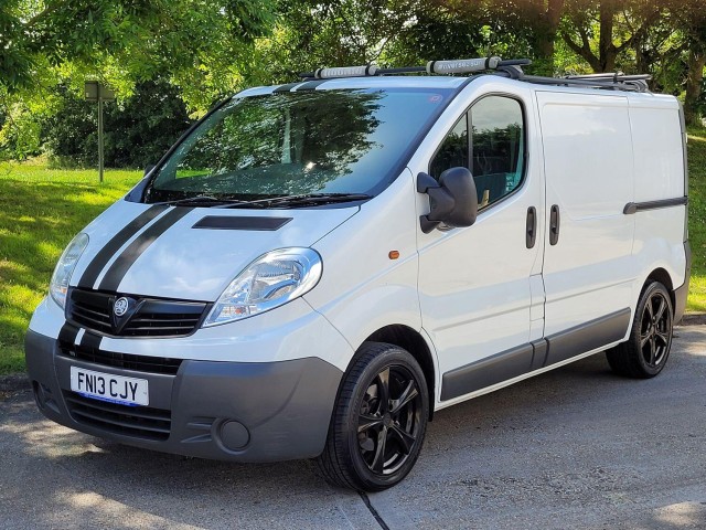 VAUXHALL VIVARO 2.0 2700 CDTi