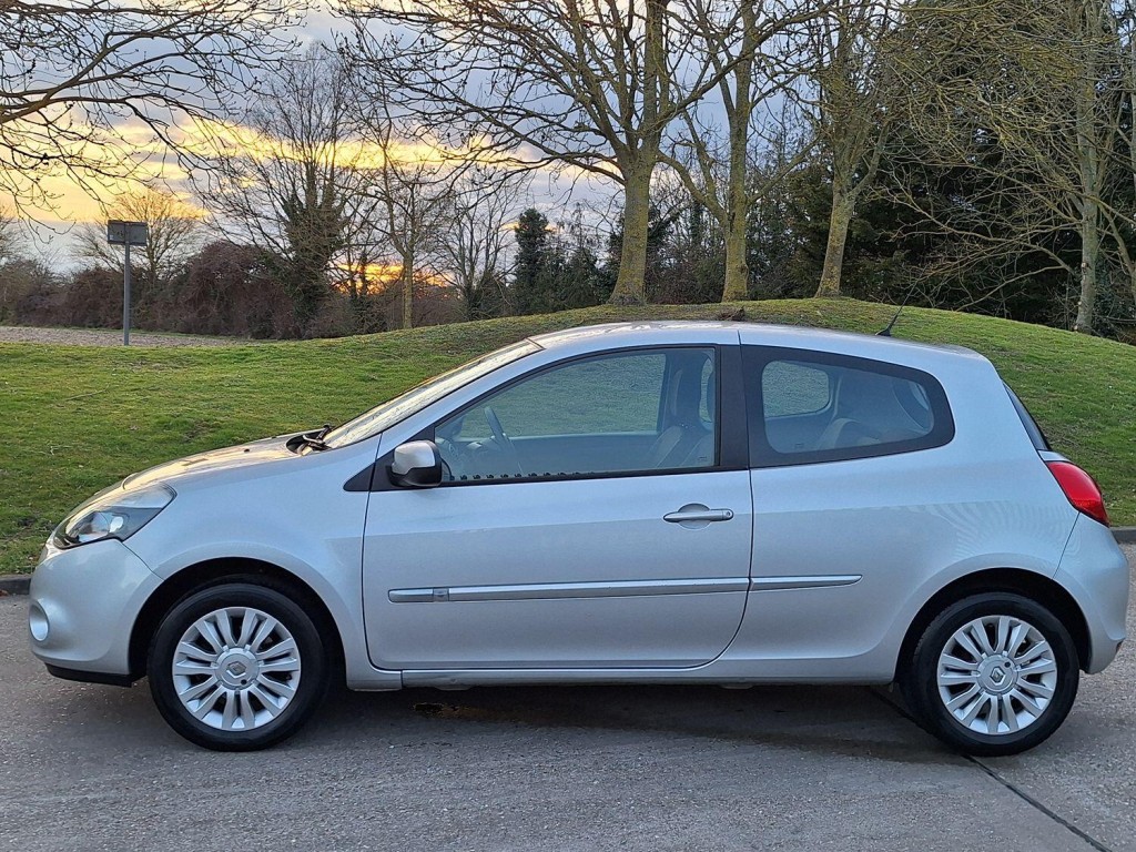 RENAULT CLIO