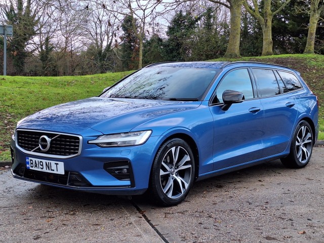 VOLVO V60 2.0 R-Design Plus D4