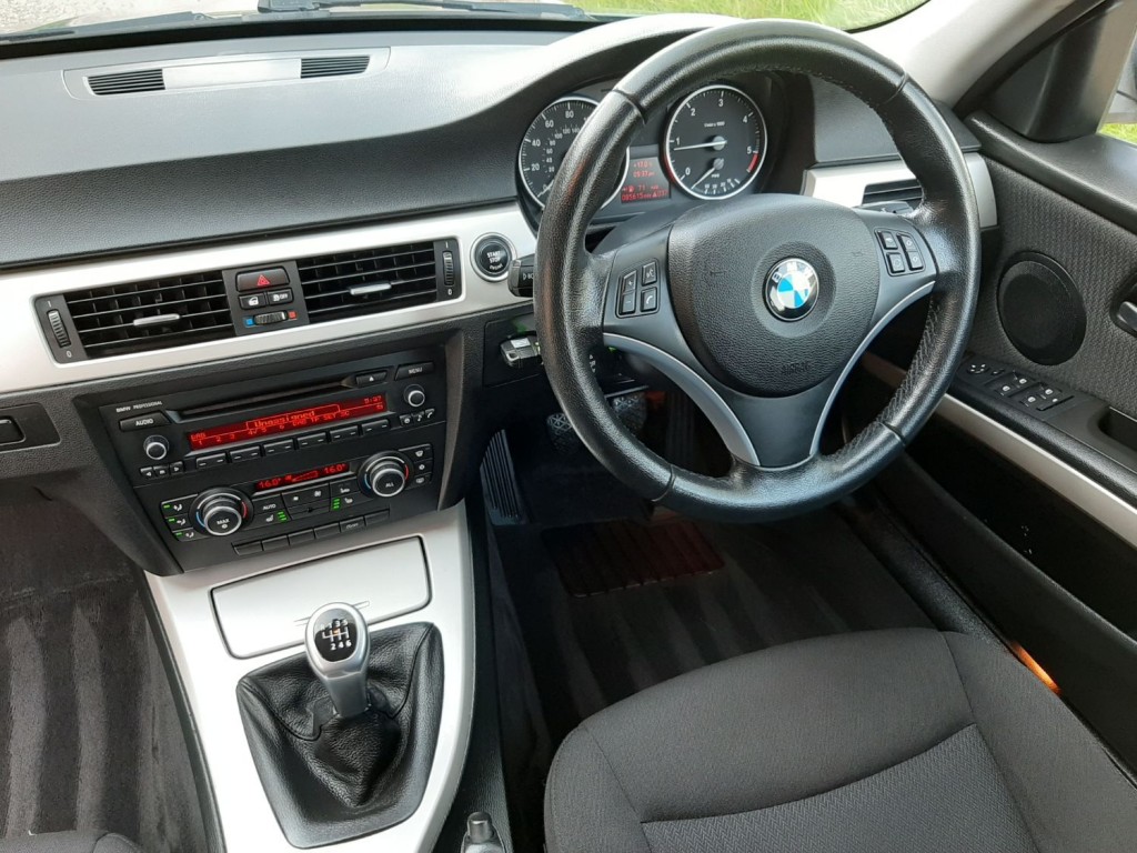 BMW 3 SERIES