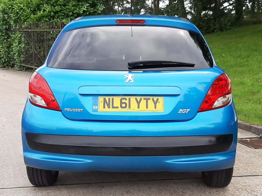 PEUGEOT 207