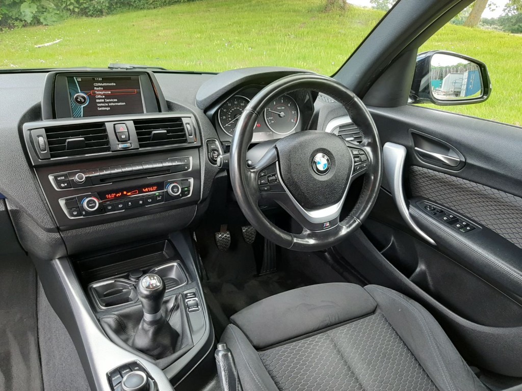 BMW 1 SERIES