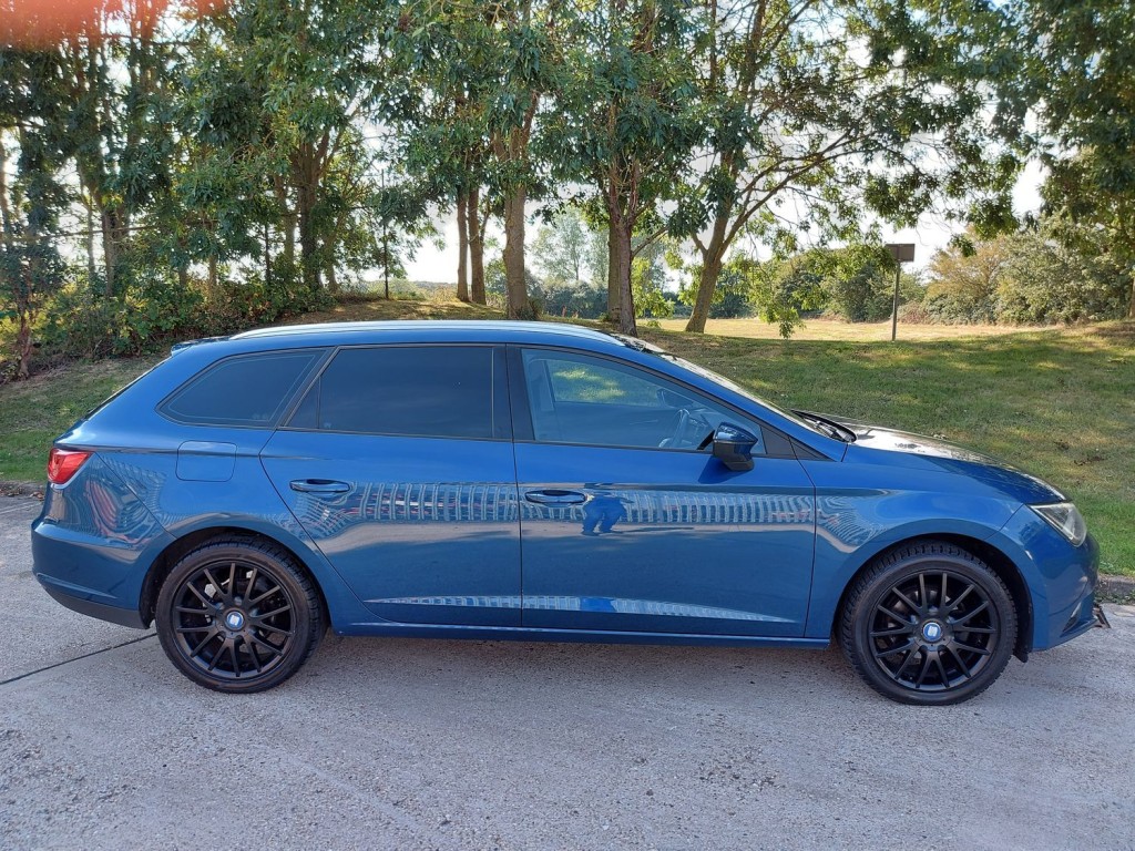 SEAT LEON
