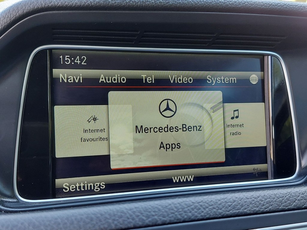 MERCEDES-BENZ E CLASS