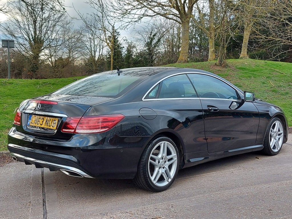 MERCEDES-BENZ E CLASS