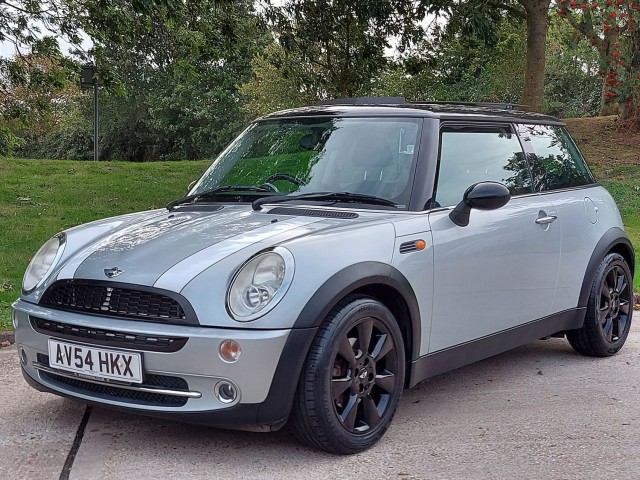 MINI MINI 1.6 COOPER - PANORAMIC GLASS SUNROOF