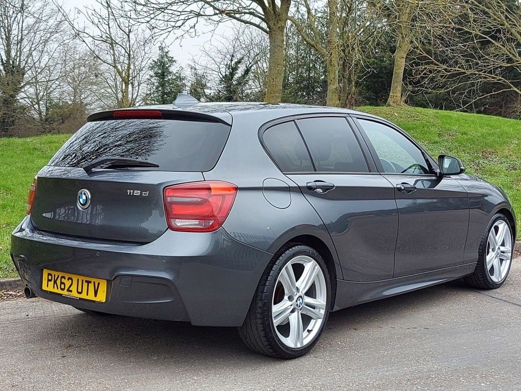 BMW 1 SERIES
