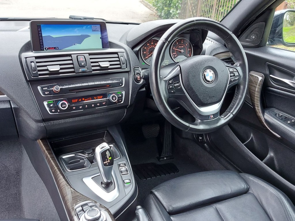 BMW 1 SERIES