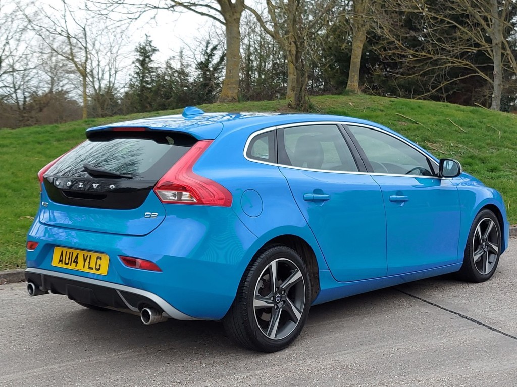 VOLVO V40
