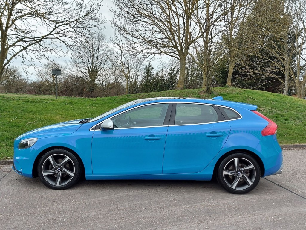 VOLVO V40