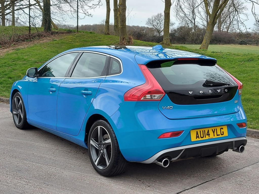 VOLVO V40