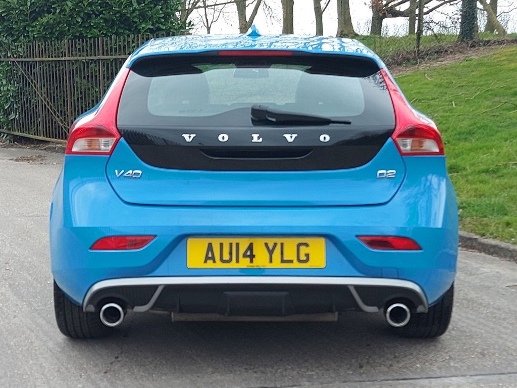 VOLVO V40