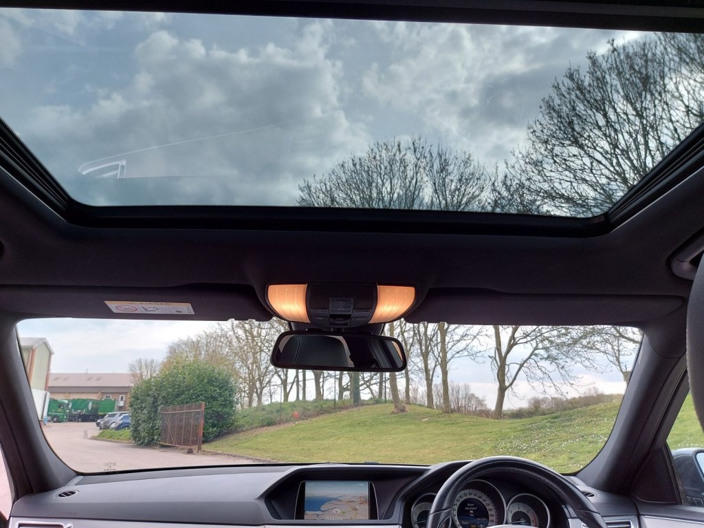 MERCEDES-BENZ E CLASS