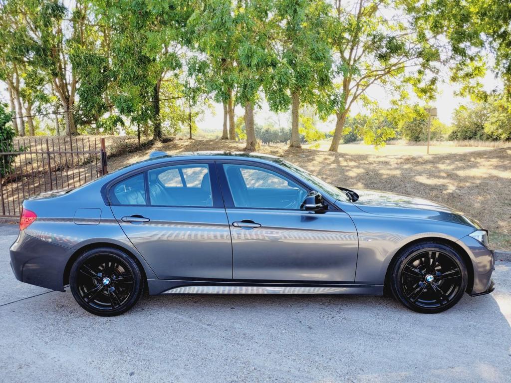 BMW 3 SERIES