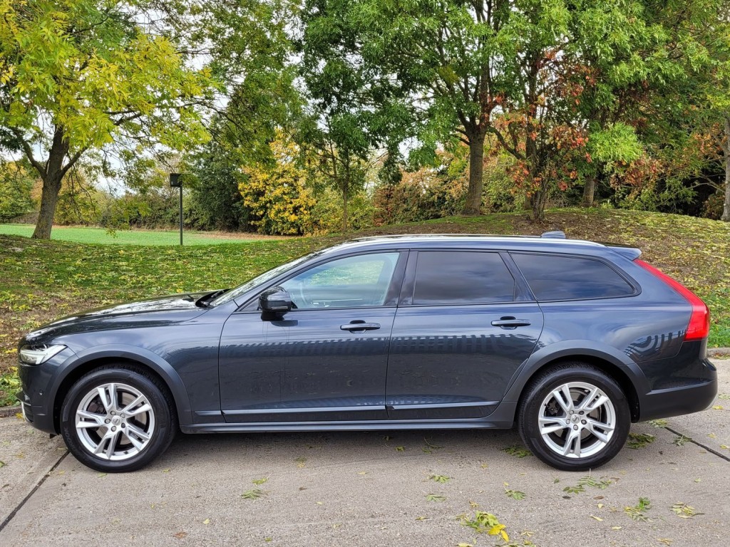 VOLVO V90