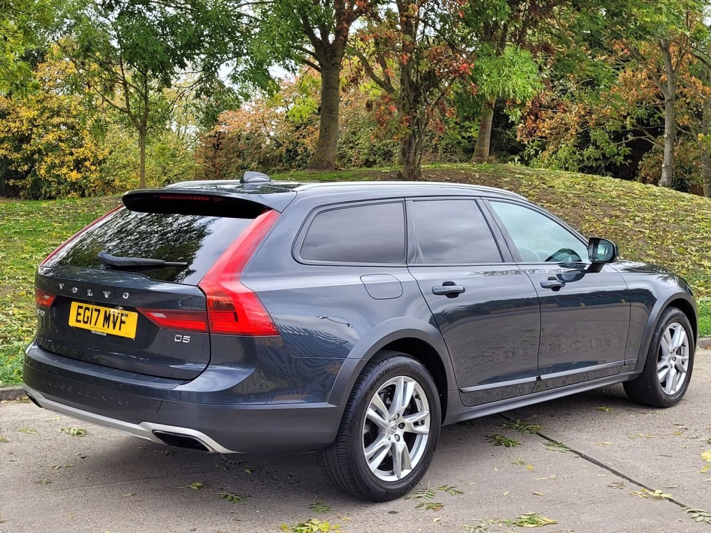 VOLVO V90