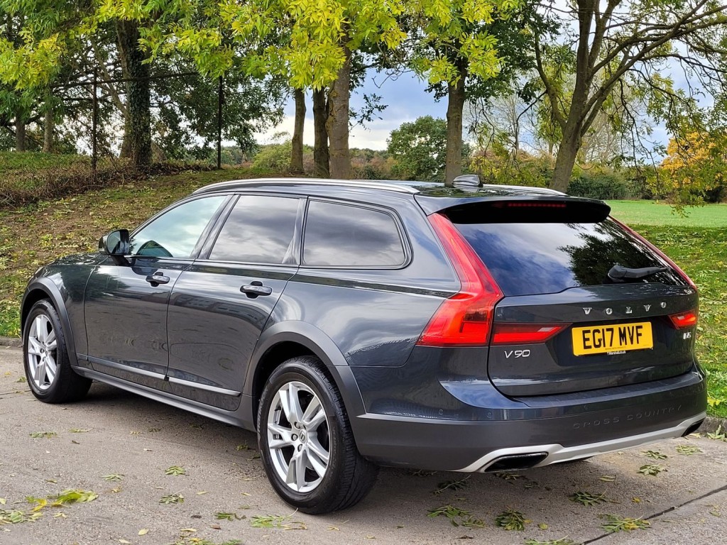 VOLVO V90