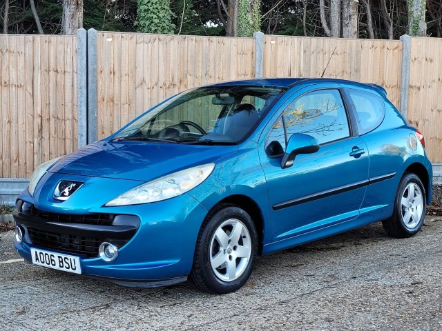 PEUGEOT 207 1.4 SPORT