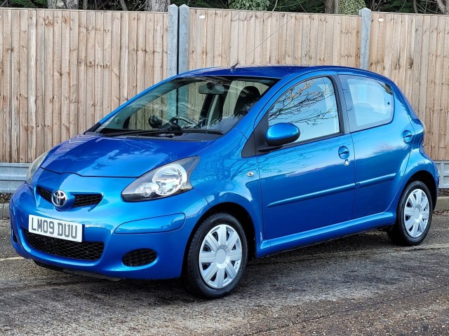 TOYOTA AYGO VVT-I BLUE EDITION - AIR CON - BLUETOOTH