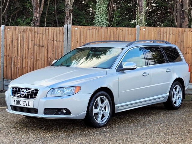 VOLVO V70 D3 SE AUTO