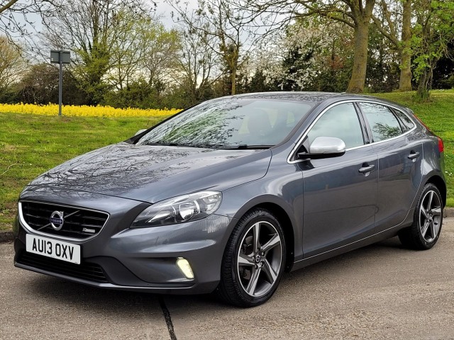 VOLVO V40 D2 R-DESIGN