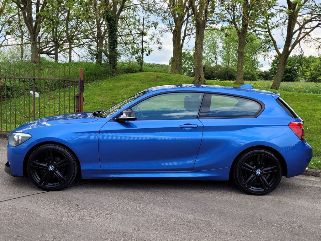 BMW 1 SERIES