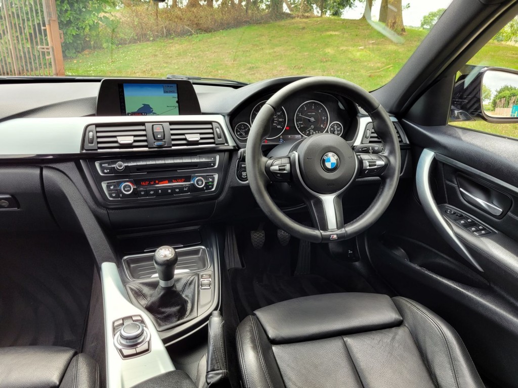 BMW 3 SERIES