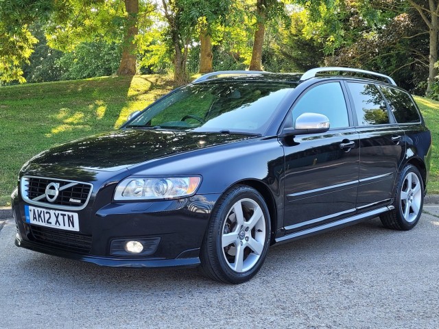 VOLVO V50 D2 R-DESIGN EDITION