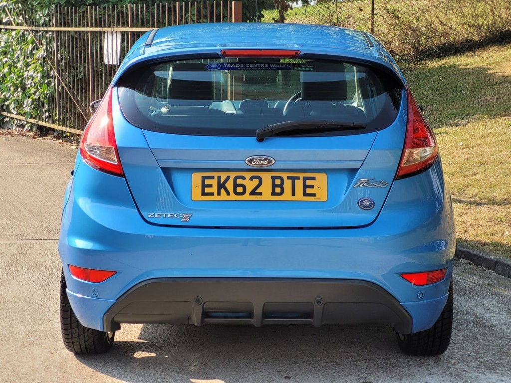 FORD FIESTA