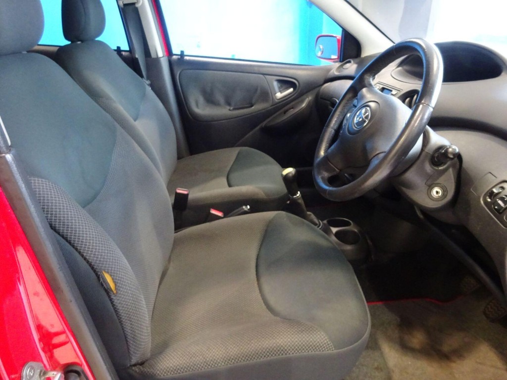 TOYOTA YARIS