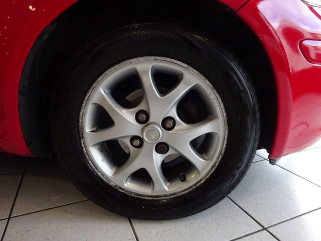 TOYOTA YARIS