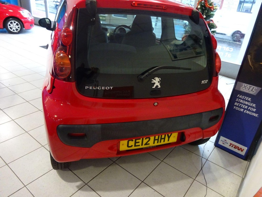 PEUGEOT 107