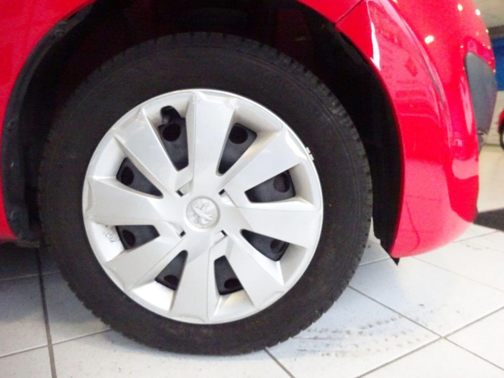 PEUGEOT 107