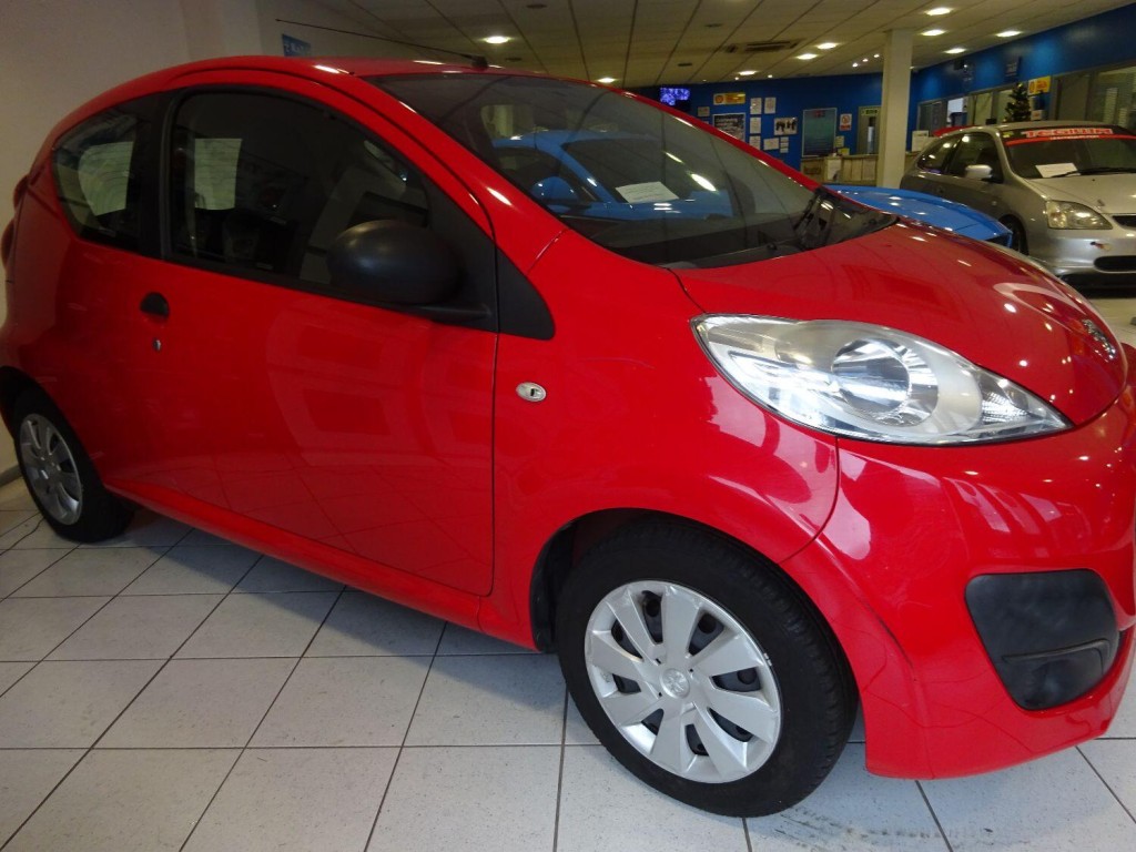 PEUGEOT 107