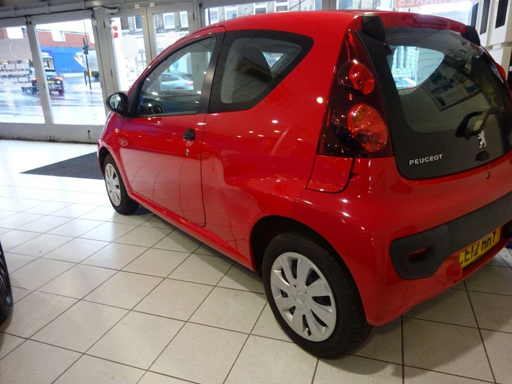 PEUGEOT 107