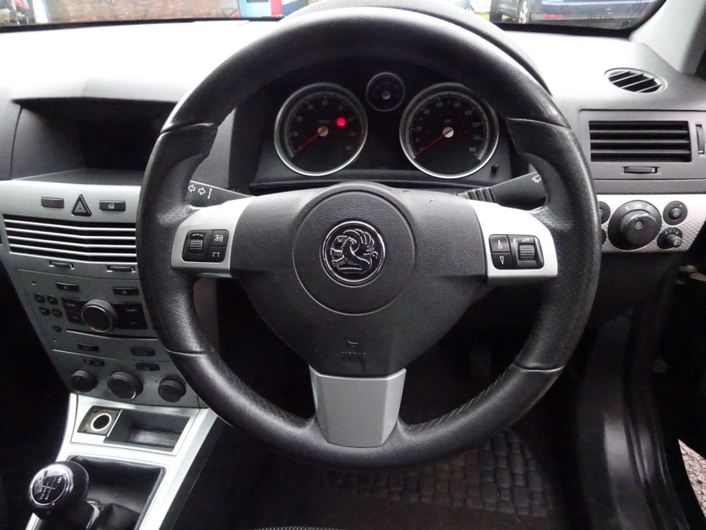 VAUXHALL ASTRA