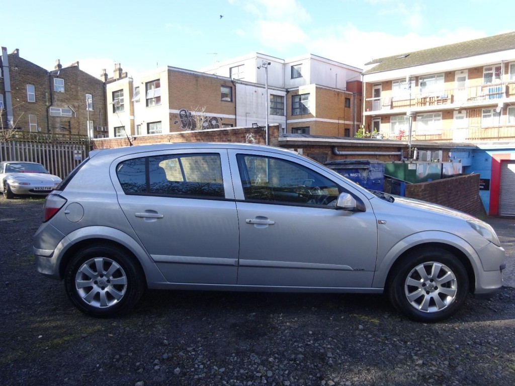VAUXHALL ASTRA