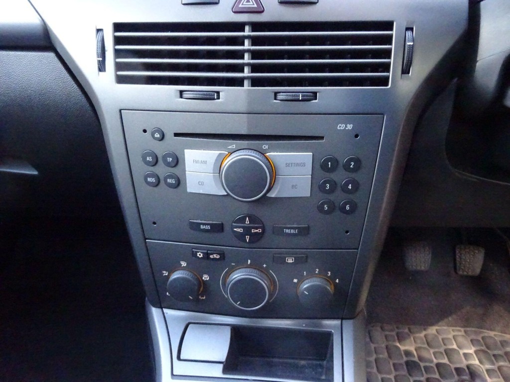 VAUXHALL ASTRA
