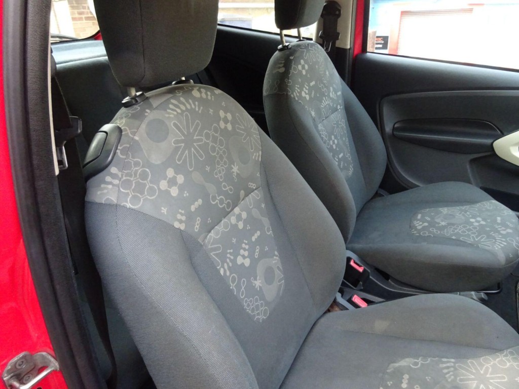 FORD KA