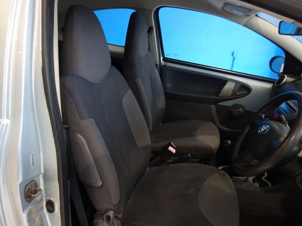 TOYOTA AYGO