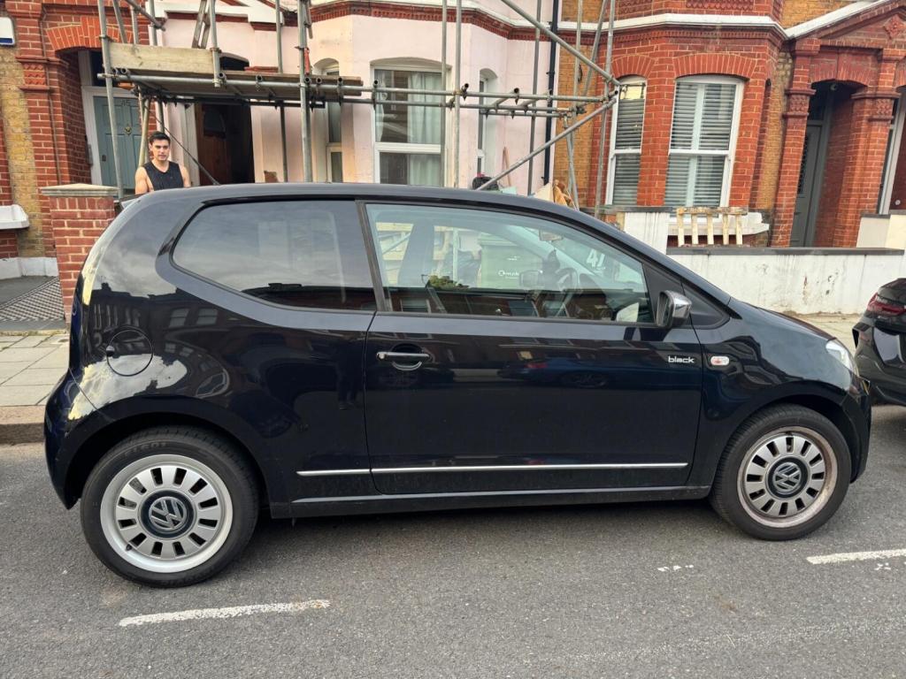 VOLKSWAGEN UP