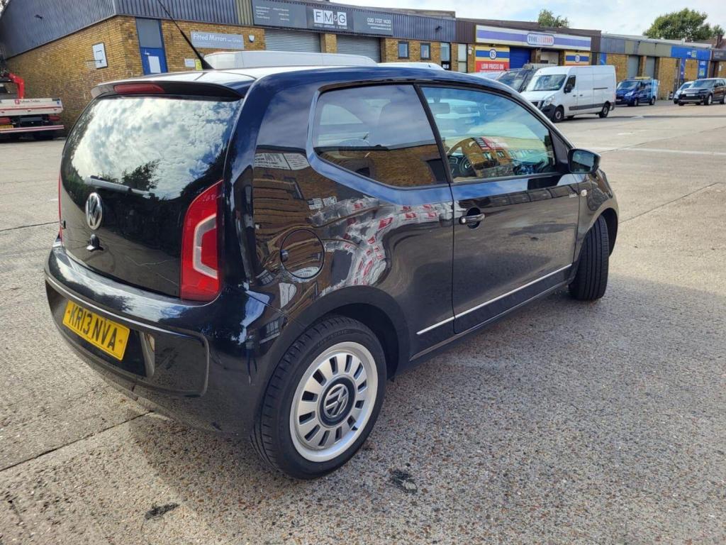 VOLKSWAGEN UP