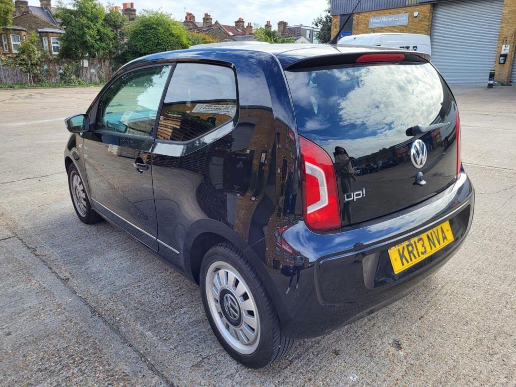 VOLKSWAGEN UP