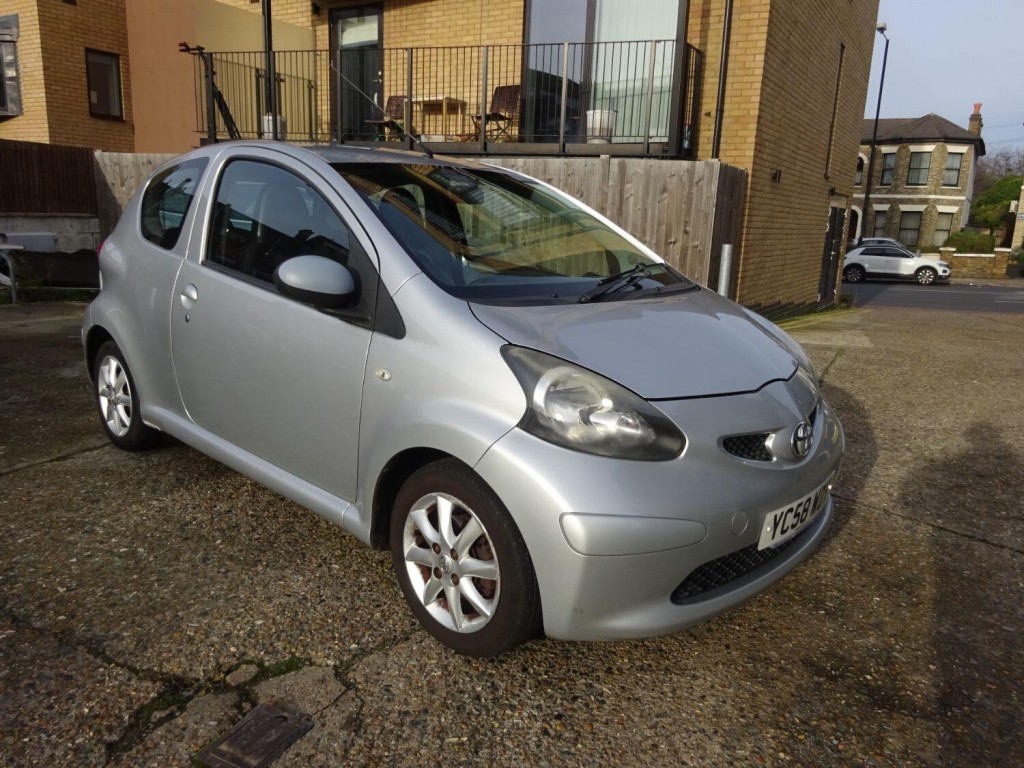 View TOYOTA AYGO 1.0 VVT-i Platinum