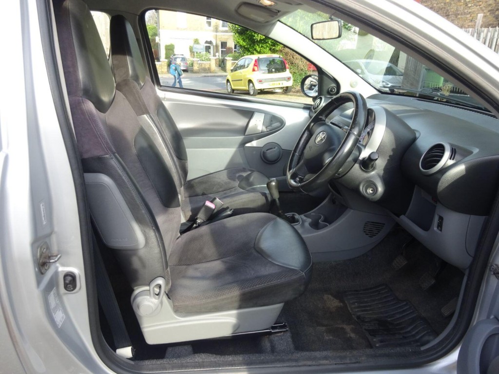 TOYOTA AYGO