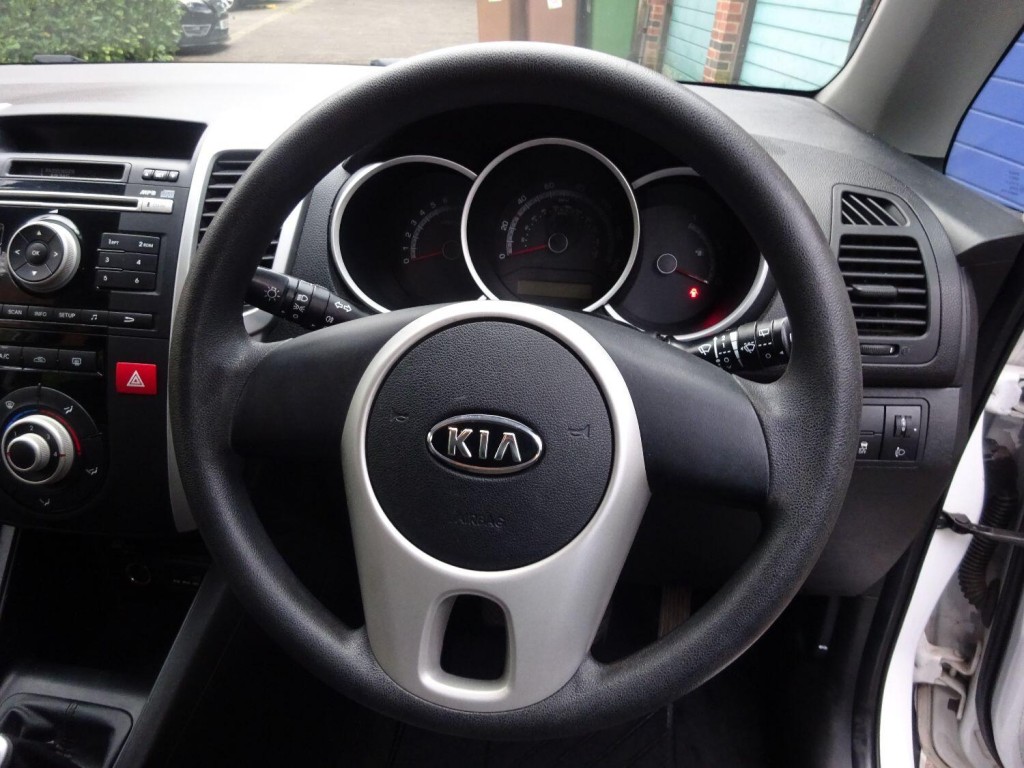 KIA VENGA